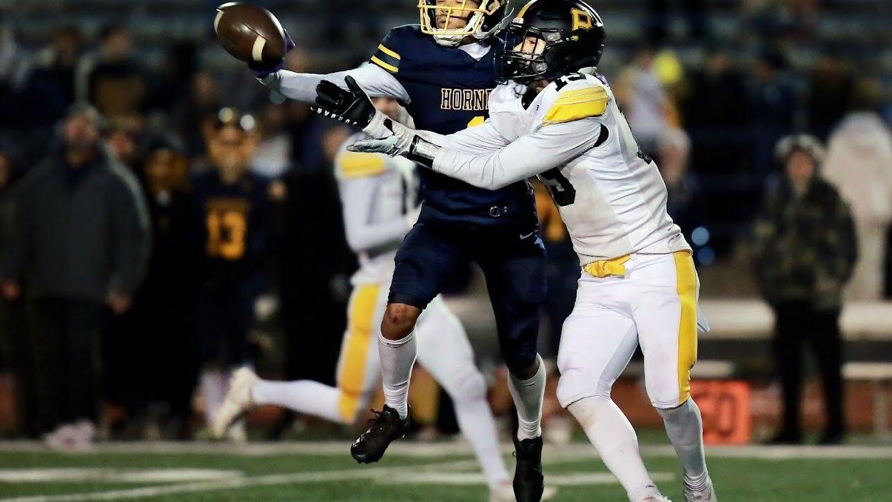 Henley High scores late TD, edges Philomath 21-14 in Class 4A state quarterfinals
